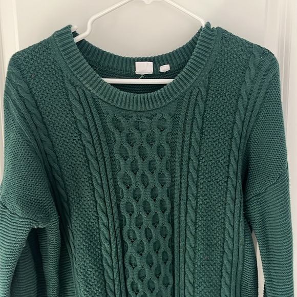 GAP women’s cable knit sweater - Picture 2 of 3